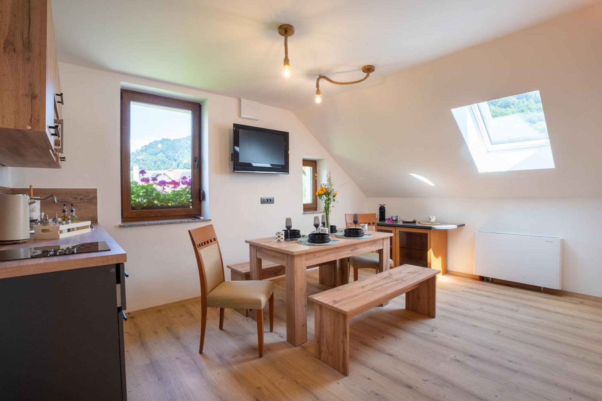 Aparthotel Hom At Vintgar Zgornje Gorje Room photo